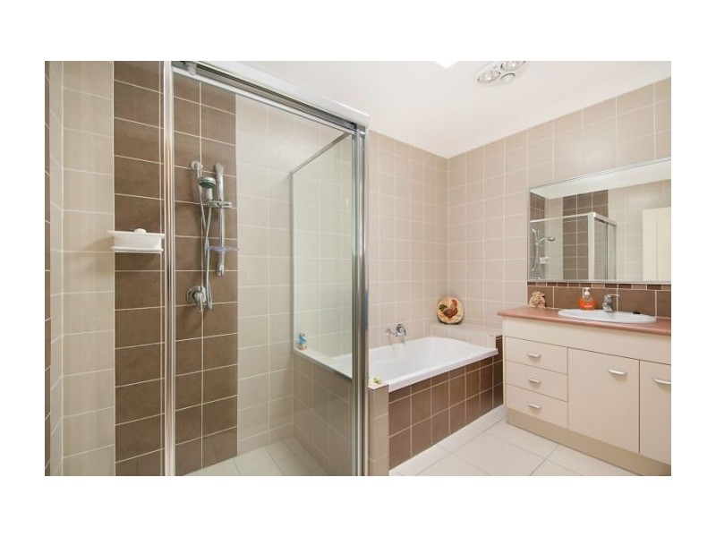 1/14 Redstart St, Upper Coomera QLD 4209