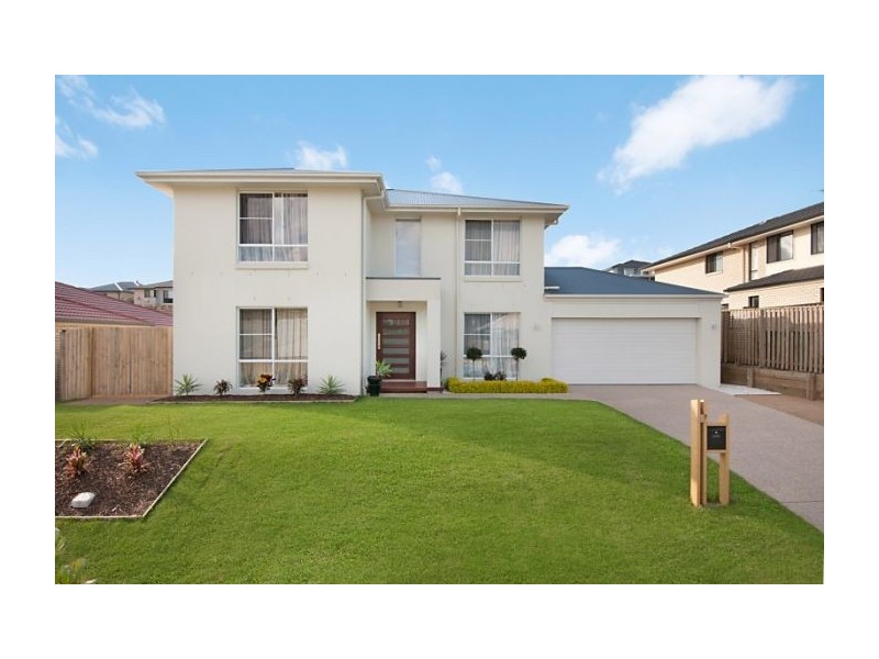 26 Hawkesbury Ave, Pacific Pines QLD 4211