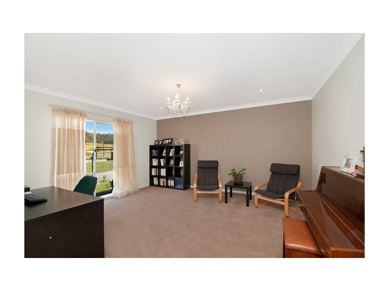 26 Hawkesbury Ave, Pacific Pines QLD 4211