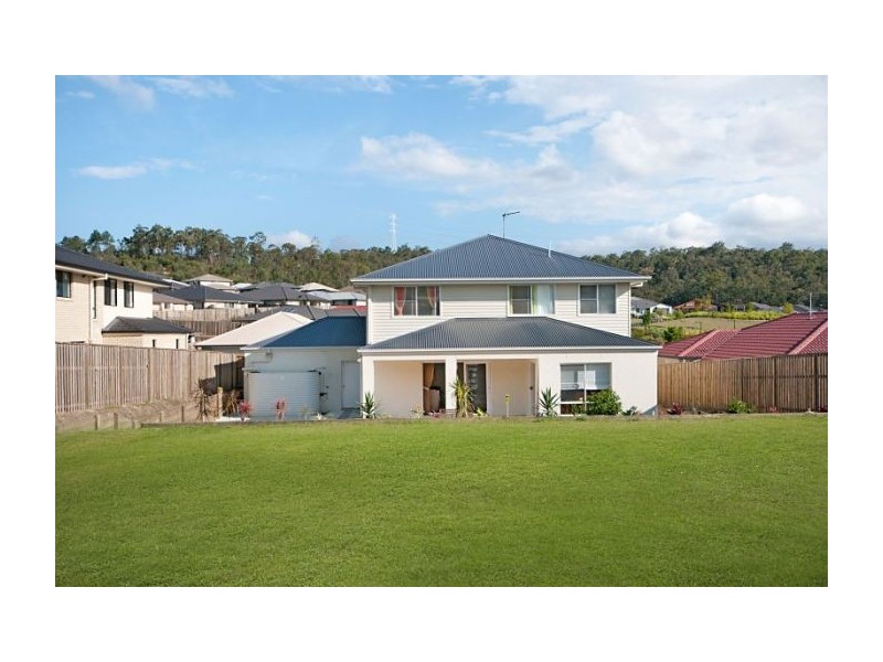 26 Hawkesbury Ave, Pacific Pines QLD 4211