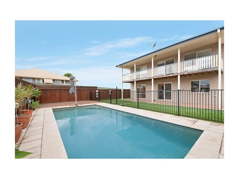 25 Roseapple Cct, Oxenford QLD 4210