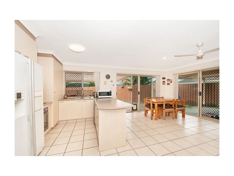 2 Dean Ct, Upper Coomera QLD 4209