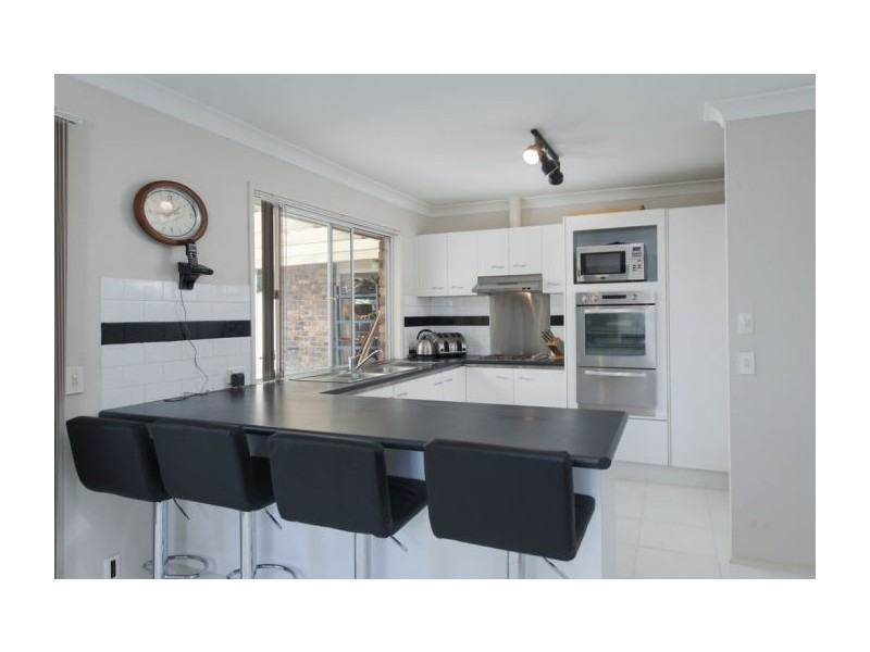 12 Adaminaby Drive, Helensvale QLD 4212