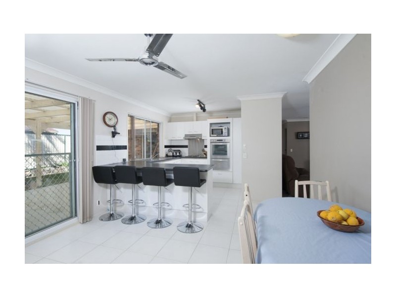 12 Adaminaby Drive, Helensvale QLD 4212