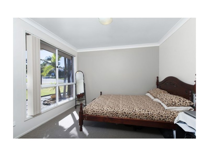 12 Adaminaby Drive, Helensvale QLD 4212