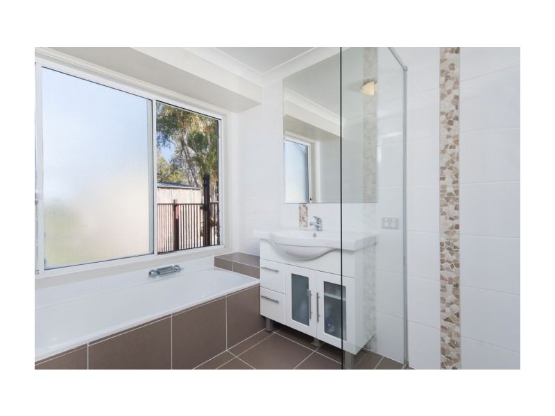 12 Adaminaby Drive, Helensvale QLD 4212