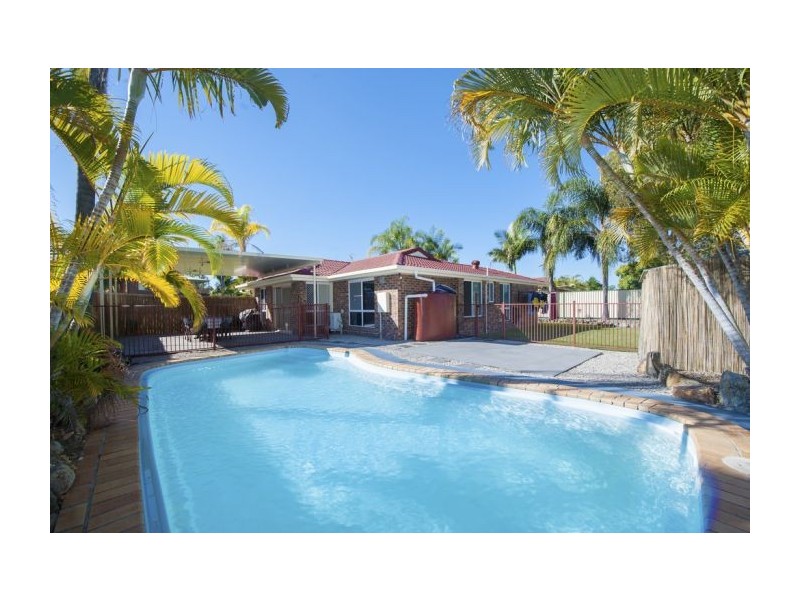 12 Adaminaby Drive, Helensvale QLD 4212