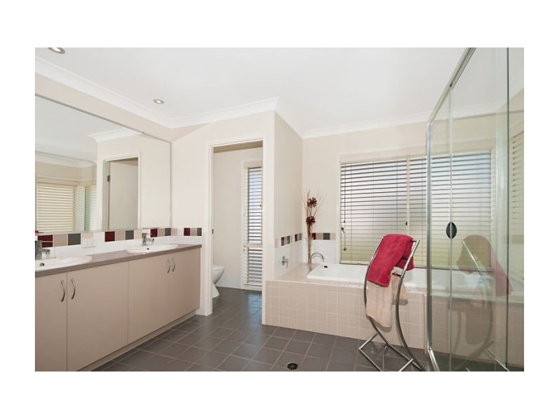 9 Heatherdale Dr, Upper Coomera QLD 4209