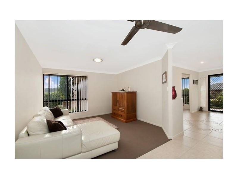 43 Gerard St, Pacific Pines QLD 4211