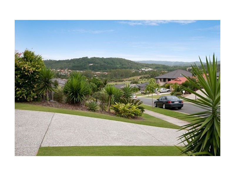 43 Gerard St, Pacific Pines QLD 4211