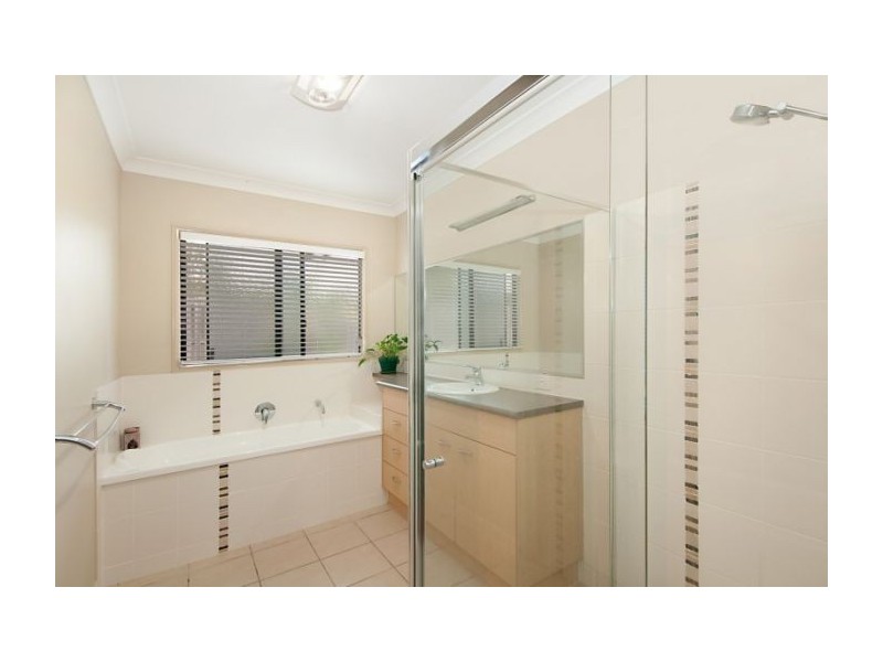 11 Emmaville Cr, Ormeau QLD 4208