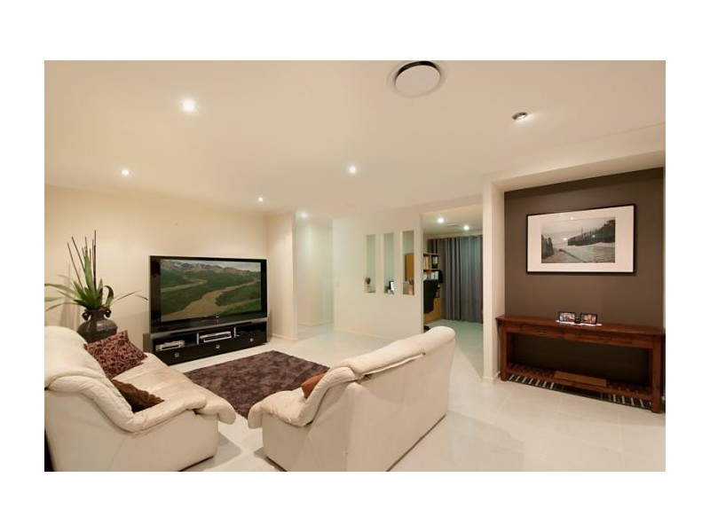 32 Peregrine Cres, Coomera QLD 4209