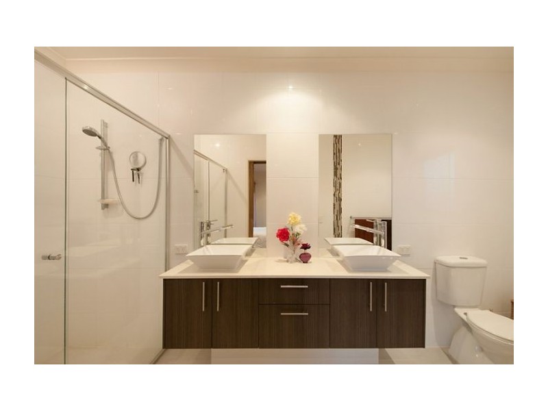 32 Peregrine Cres, Coomera QLD 4209