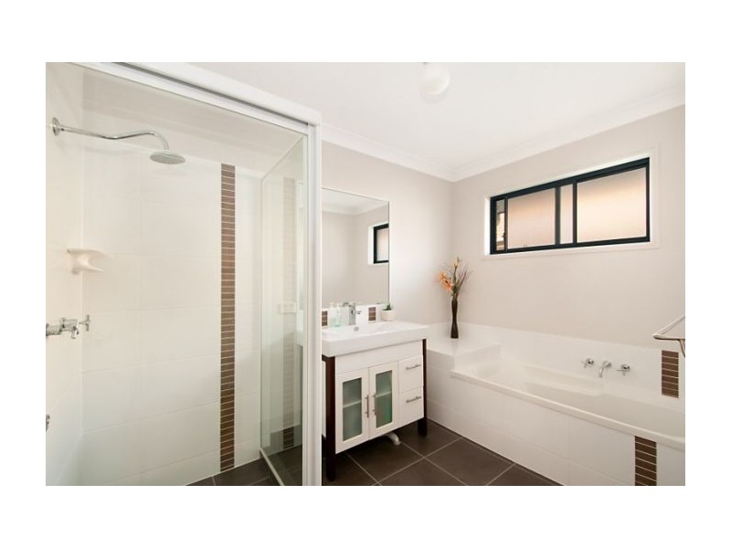 11 Bader Rd, Upper Coomera QLD 4209