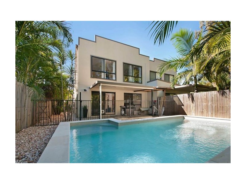 2/7 Dine Ct, Upper Coomera QLD 4209