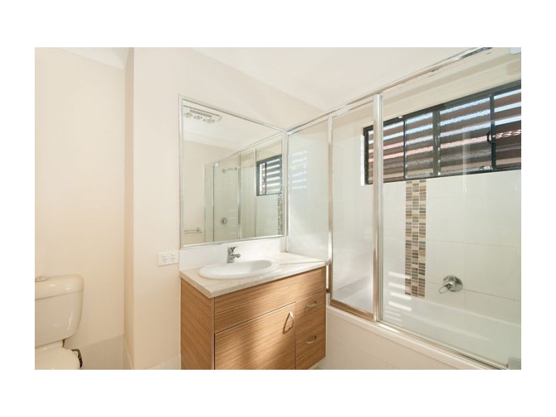 2/7 Dine Ct, Upper Coomera QLD 4209
