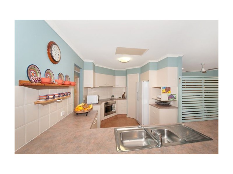 8 Yungaburra Pl, Helensvale QLD 4212