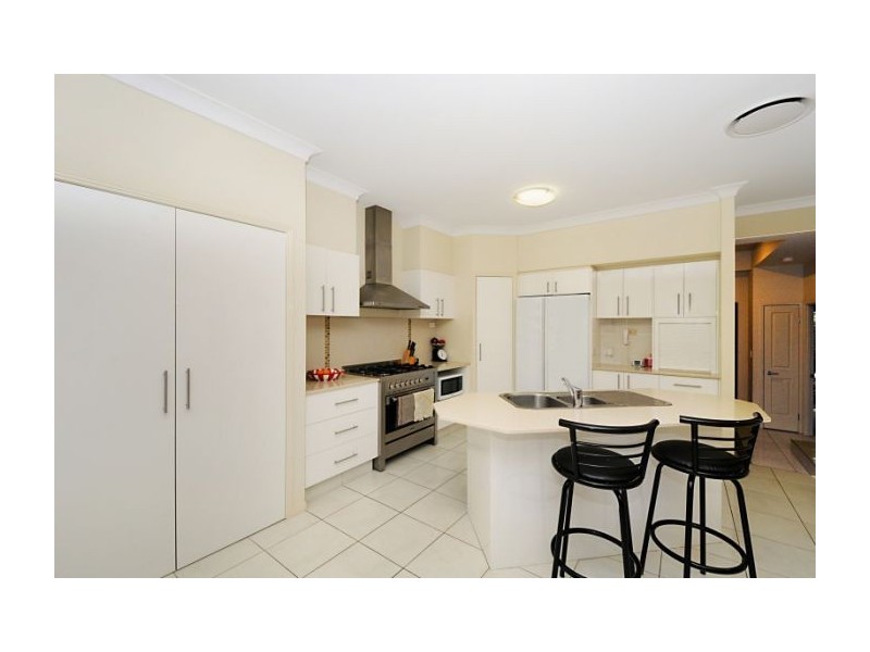 6 Picnic Creek Dr, Coomera QLD 4209
