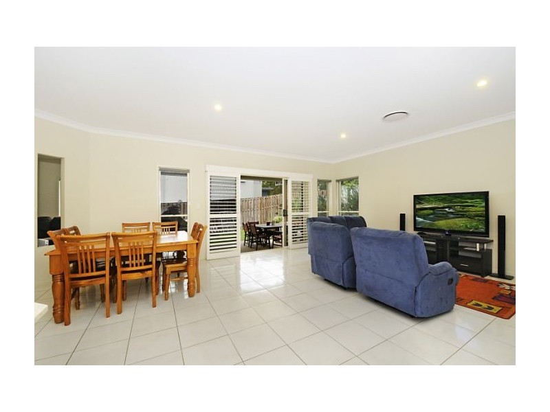 6 Picnic Creek Dr, Coomera QLD 4209