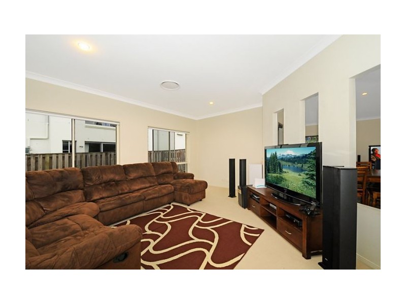 6 Picnic Creek Dr, Coomera QLD 4209