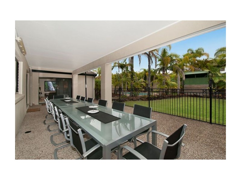 18 Hazel Ct, Arundel QLD 4214