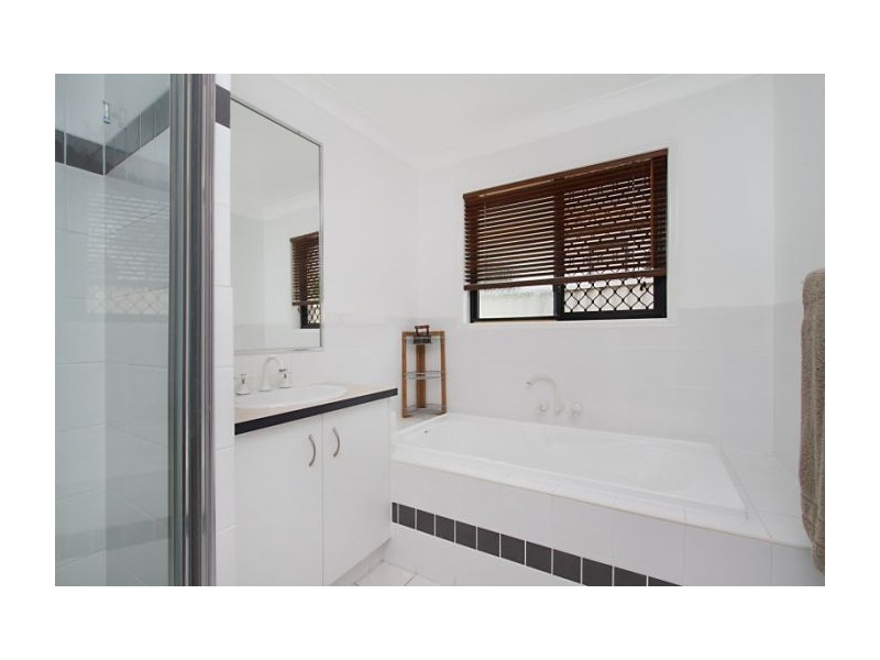 9 Taryn Ct, Upper Coomera QLD 4209