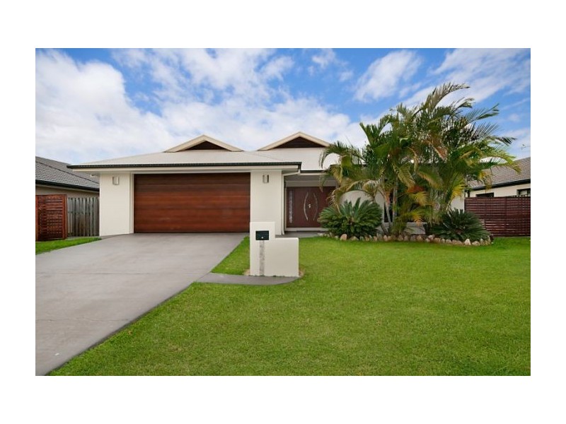 19 Oceanis Dr, Oxenford QLD 4210