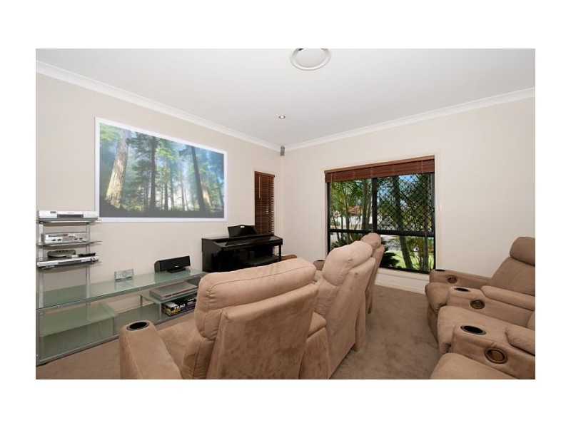 19 Oceanis Dr, Oxenford QLD 4210