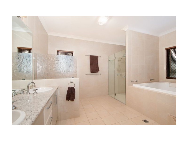 19 Oceanis Dr, Oxenford QLD 4210