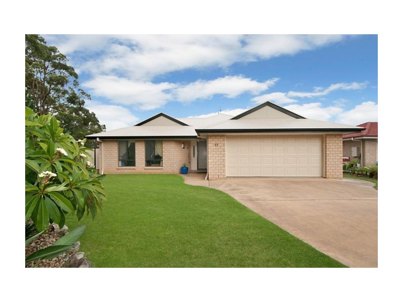 37 Kumnick St, Upper Coomera QLD 4209
