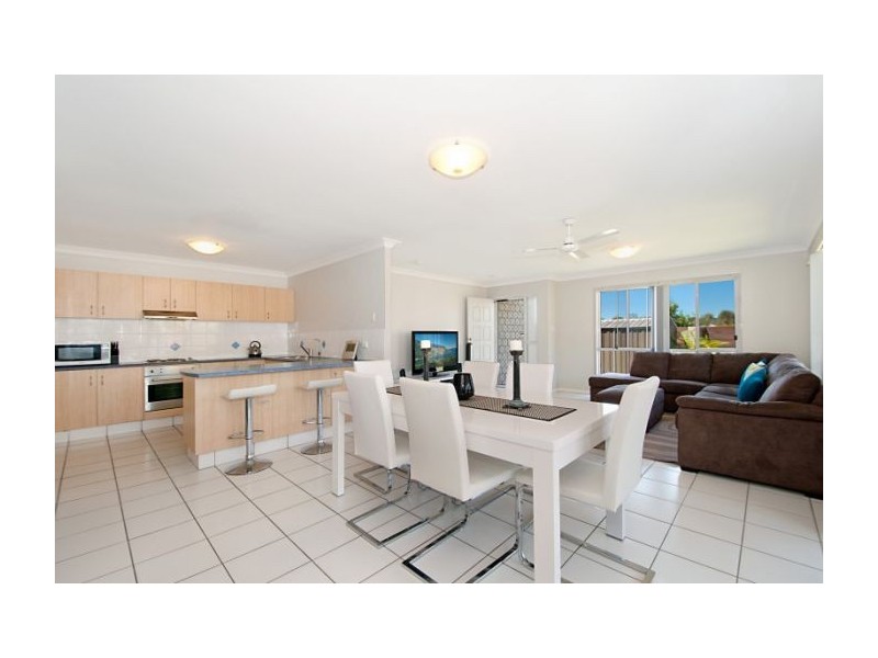 2/2 Leisel Cl, Upper Coomera QLD 4209