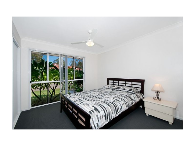 2/2 Leisel Cl, Upper Coomera QLD 4209