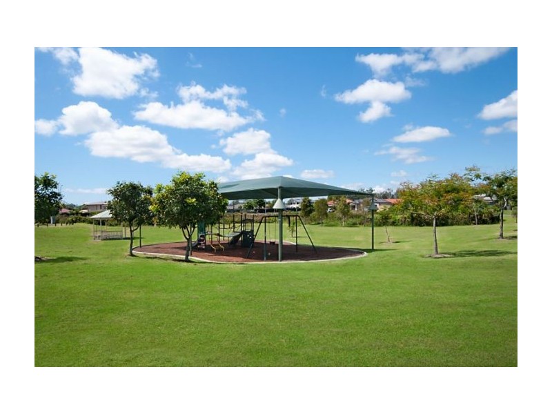 2/2 Leisel Cl, Upper Coomera QLD 4209