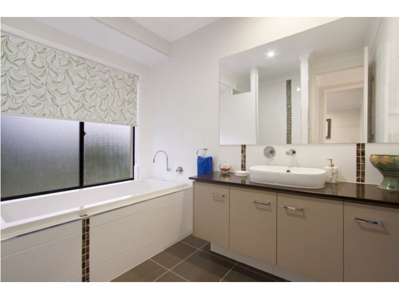 1 Macleay Circuit, Upper Coomera QLD 4209