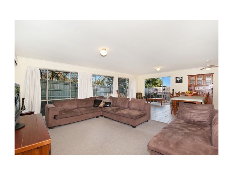 3 Murchison St, Pacific Pines QLD 4211