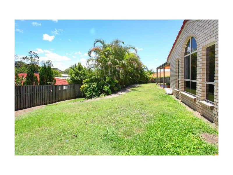 5 Kanton Pl, Pacific Pines QLD 4211