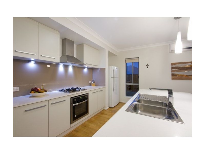 10 Isetta Court, Upper Coomera QLD 4209