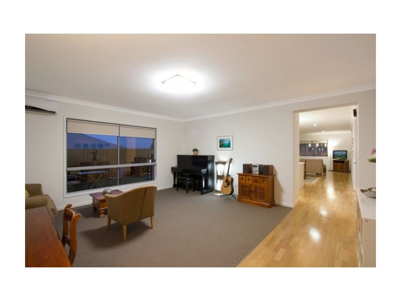 10 Isetta Court, Upper Coomera QLD 4209