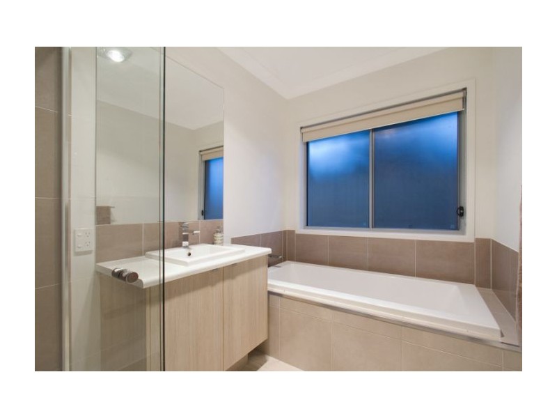 10 Isetta Court, Upper Coomera QLD 4209