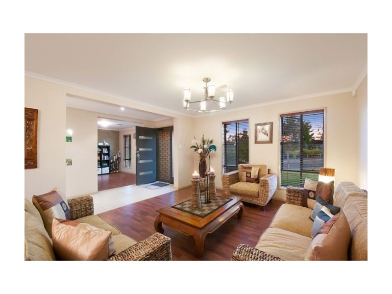 10 Govett St, Pacific Pines QLD 4211