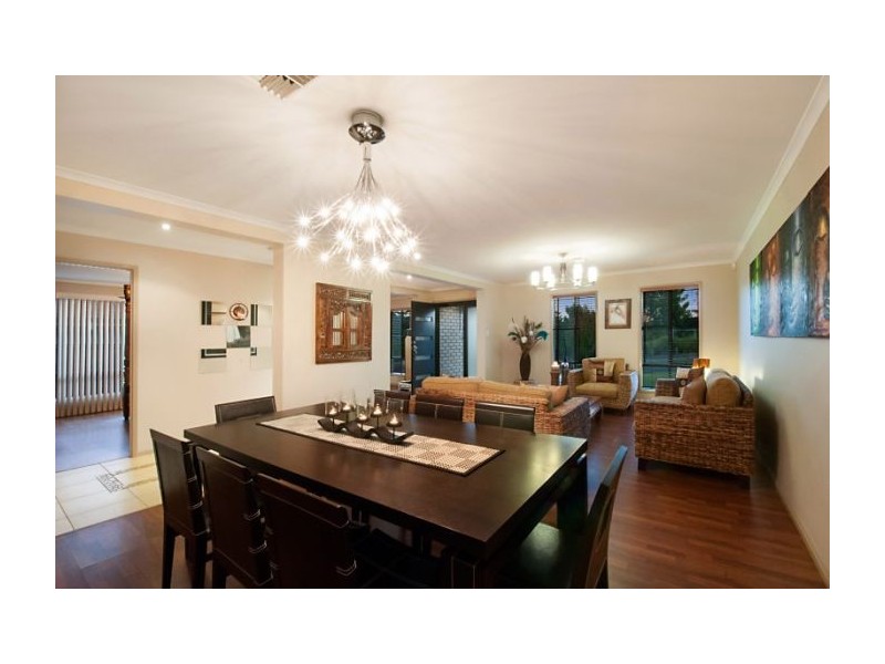 10 Govett St, Pacific Pines QLD 4211