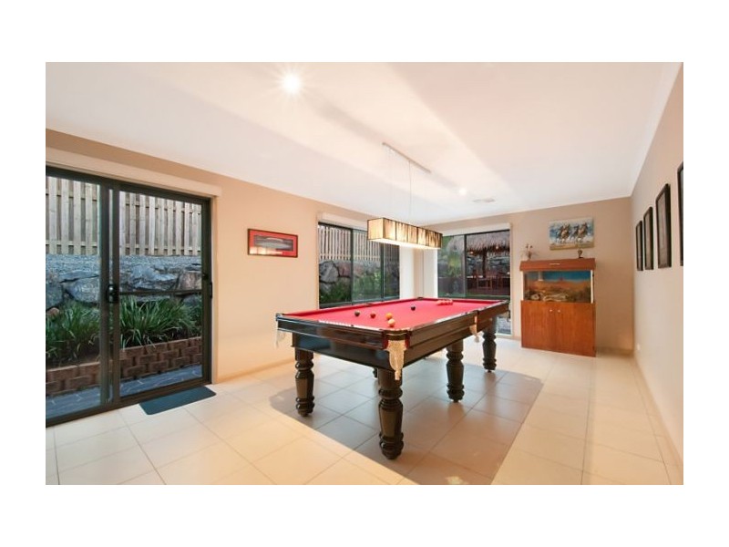 10 Govett St, Pacific Pines QLD 4211