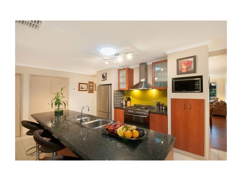 10 Govett St, Pacific Pines QLD 4211