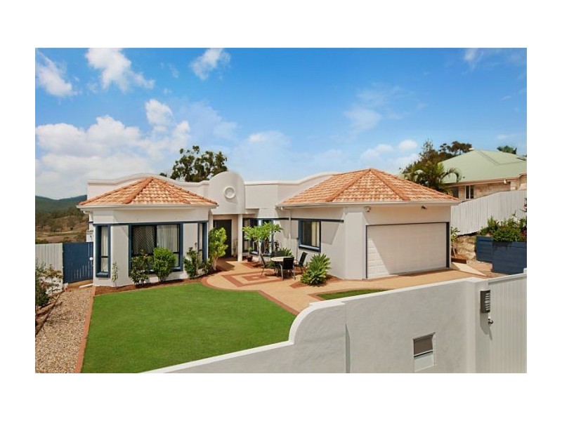 34 Sir Charles Holm Dr, Ormeau Hills QLD 4208