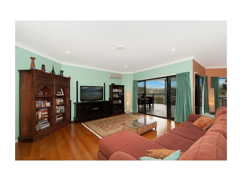 34 Sir Charles Holm Dr, Ormeau Hills QLD 4208