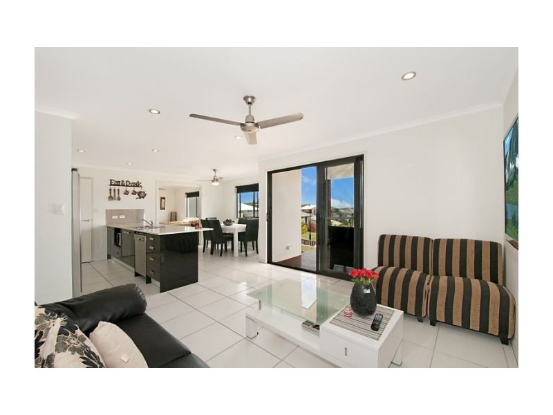 4 Coomerong Cr, Upper Coomera QLD 4209