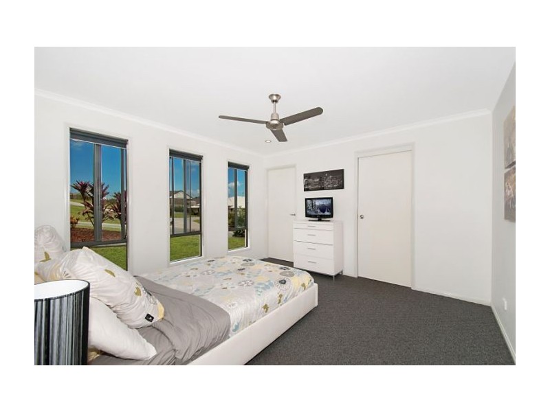 4 Coomerong Cr, Upper Coomera QLD 4209