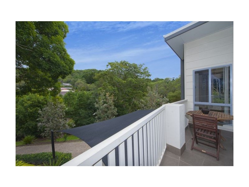 9 Lambert Drive, Maudsland QLD 4210