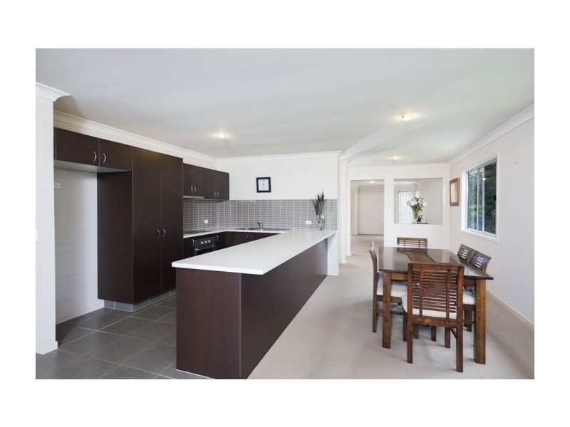 9 Lambert Drive, Maudsland QLD 4210