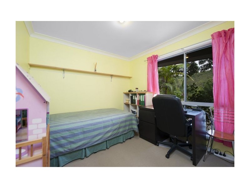 9 Lambert Drive, Maudsland QLD 4210